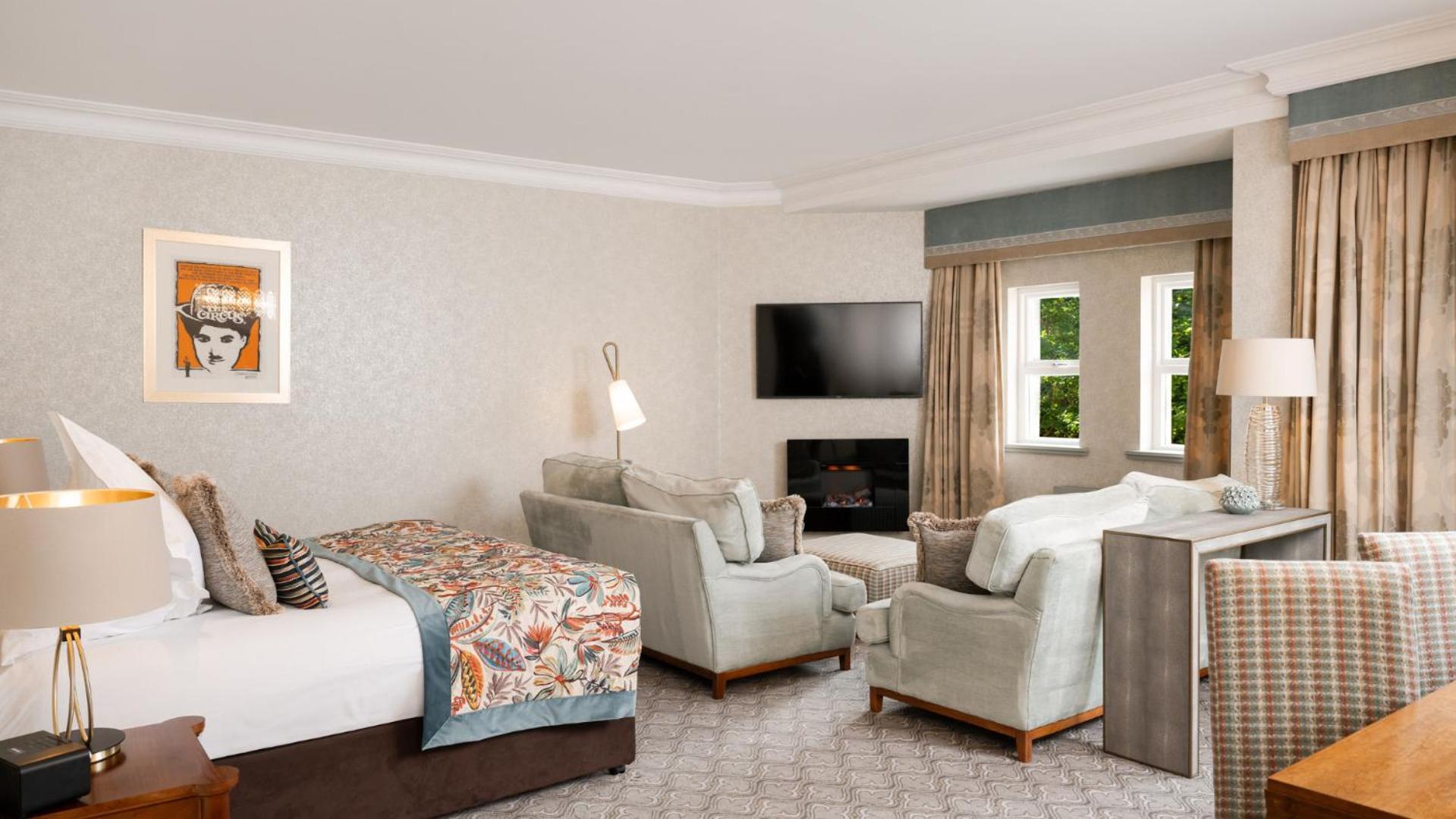The Culloden Estate And Spa Holywood  Εξωτερικό φωτογραφία A suite at The Grove