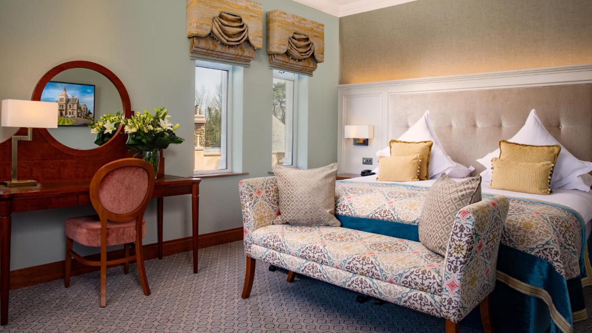 The Culloden Estate And Spa Holywood  Εξωτερικό φωτογραφία A room at the hotel