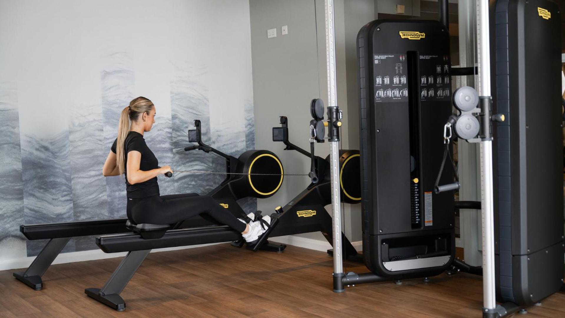 The Culloden Estate And Spa Holywood  Εξωτερικό φωτογραφία A woman using a rowing machine